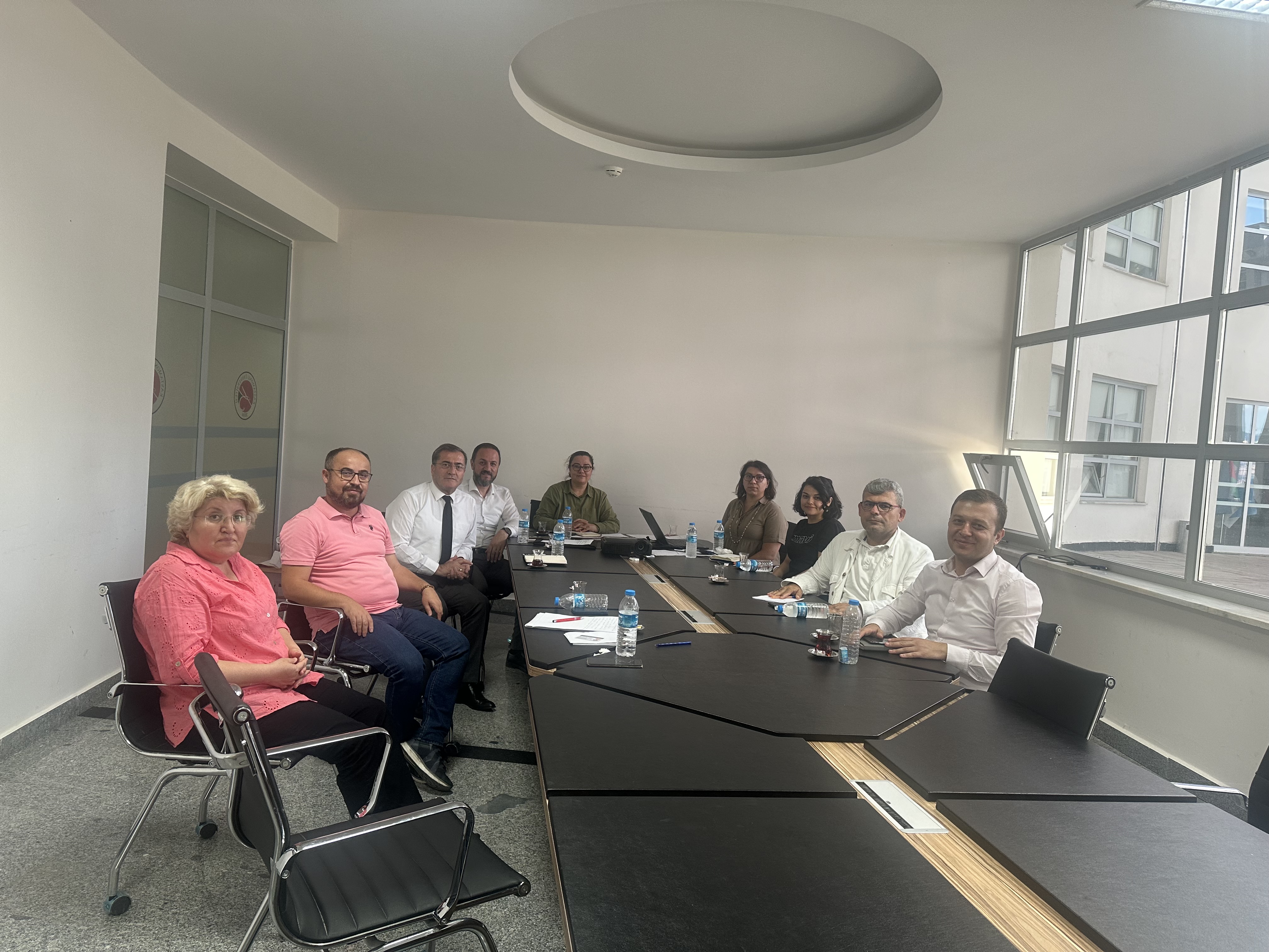 Üniversitemiz Liderlik Yönetişim ve Kalite Alt Komisyonu Genel Değerlendirme Toplantısını Gerçekleştirdi